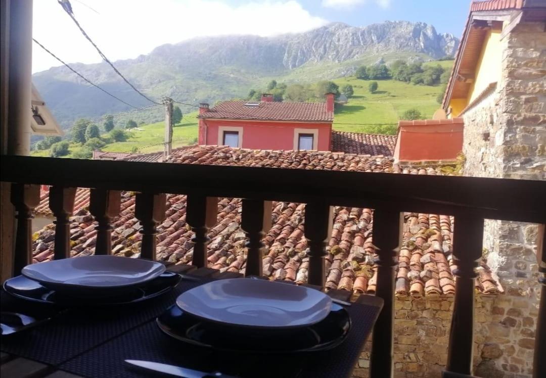 Casa Rural Apartamentos Angel Inguanzo Arenas De Cabrales المظهر الخارجي الصورة