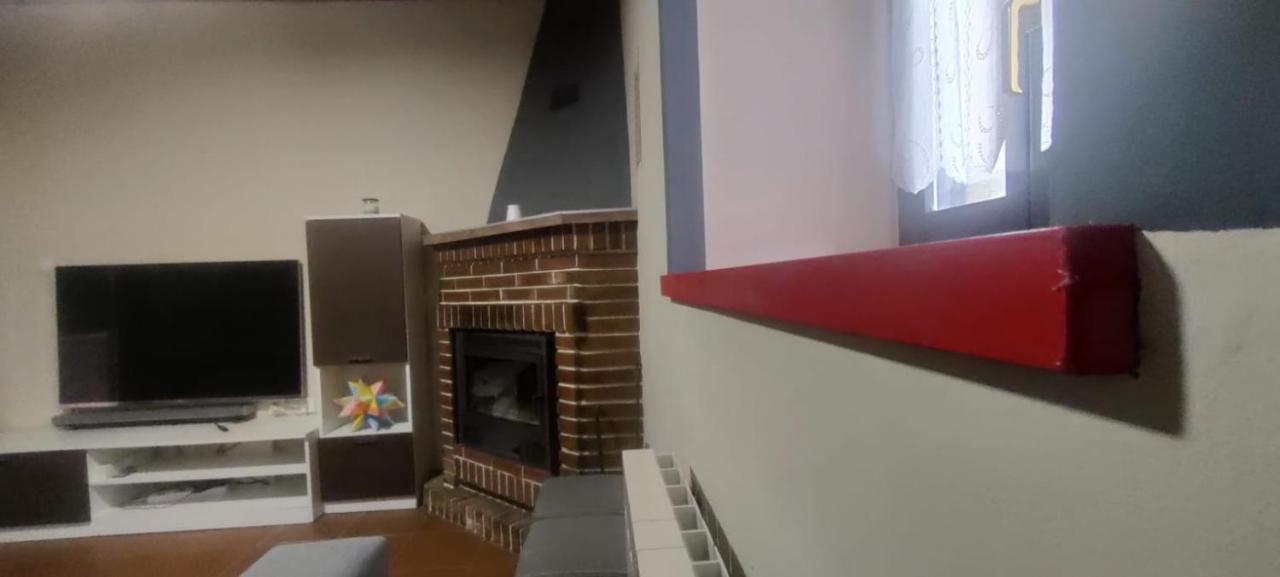 Casa Rural Apartamentos Angel Inguanzo Arenas De Cabrales المظهر الخارجي الصورة