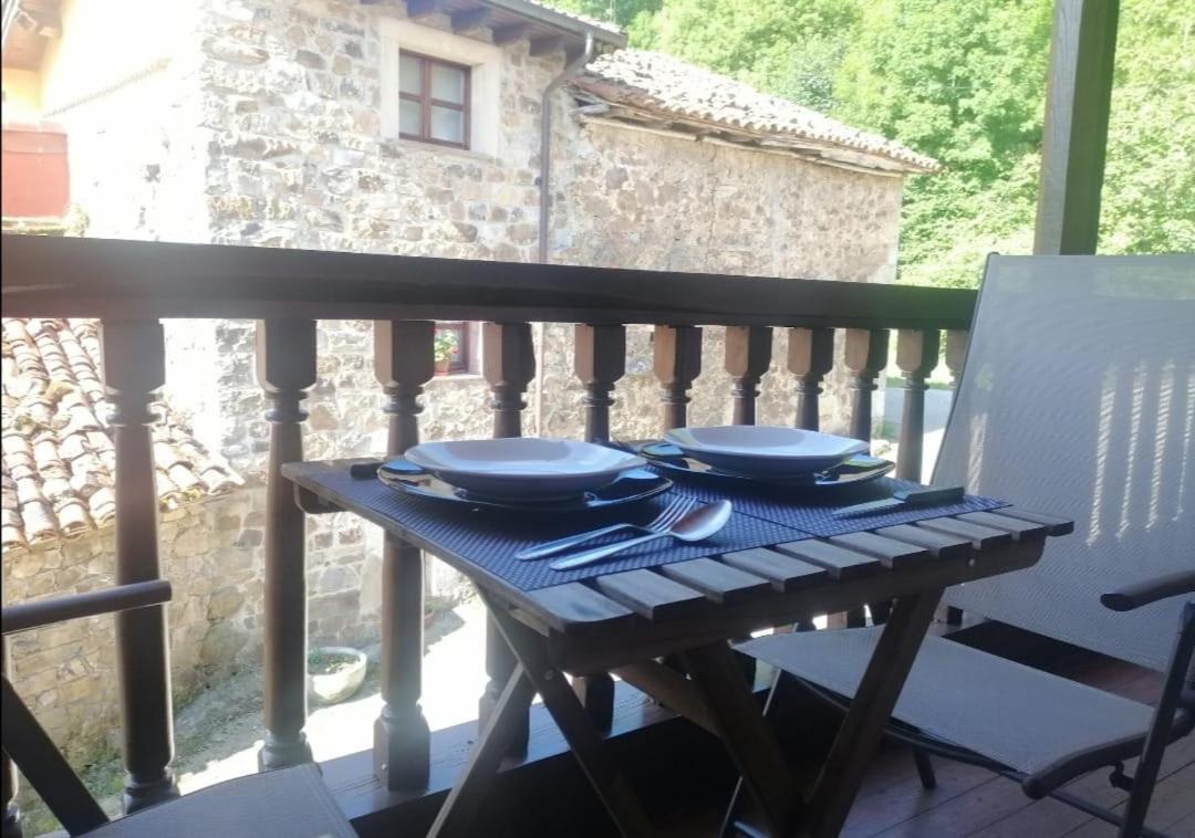 Casa Rural Apartamentos Angel Inguanzo Arenas De Cabrales المظهر الخارجي الصورة