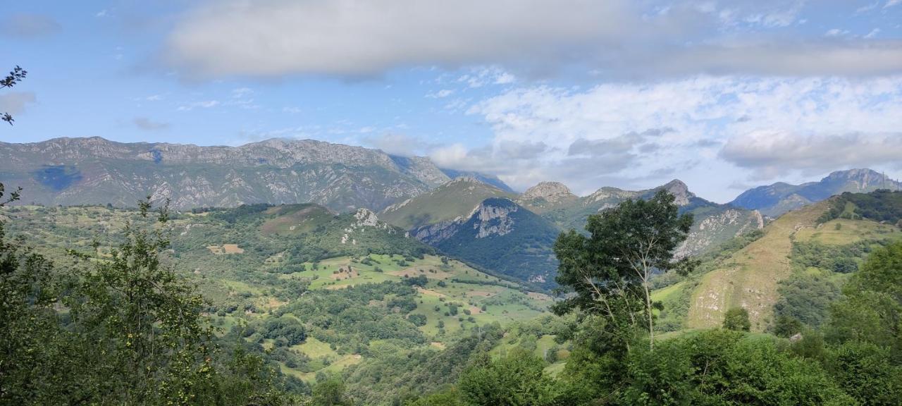 Casa Rural Apartamentos Angel Inguanzo Arenas De Cabrales المظهر الخارجي الصورة
