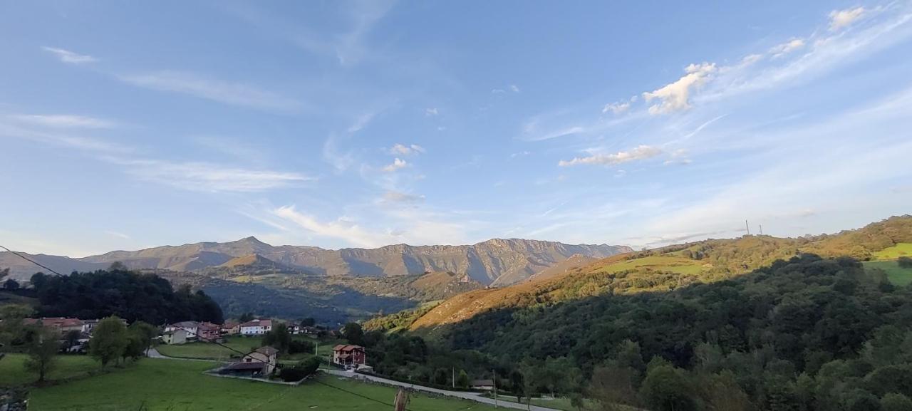 Casa Rural Apartamentos Angel Inguanzo Arenas De Cabrales المظهر الخارجي الصورة