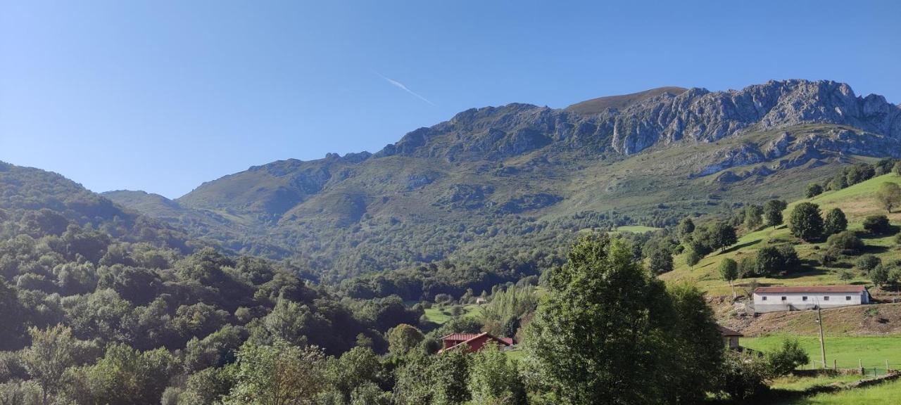 Casa Rural Apartamentos Angel Inguanzo Arenas De Cabrales المظهر الخارجي الصورة