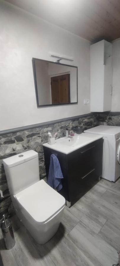 Casa Rural Apartamentos Angel Inguanzo Arenas De Cabrales المظهر الخارجي الصورة