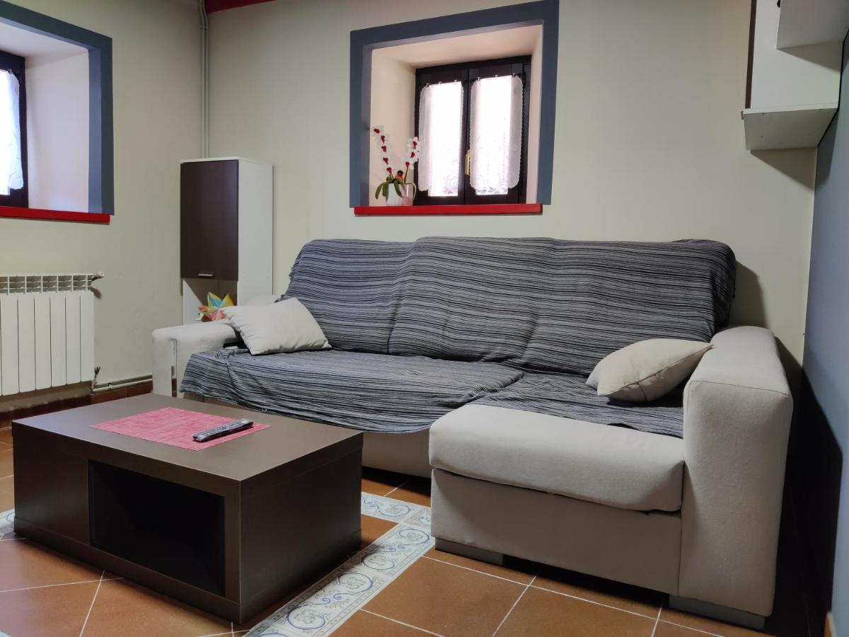 Casa Rural Apartamentos Angel Inguanzo Arenas De Cabrales المظهر الخارجي الصورة