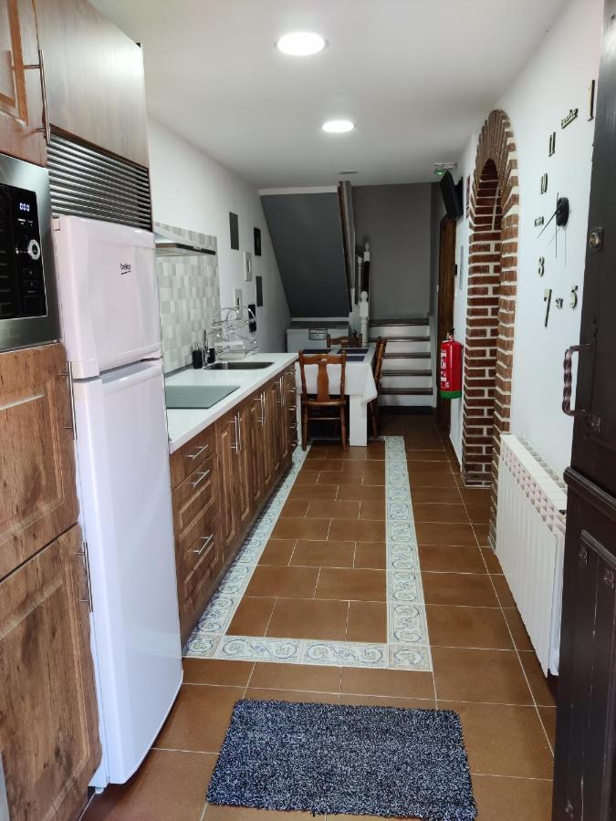 Casa Rural Apartamentos Angel Inguanzo Arenas De Cabrales المظهر الخارجي الصورة